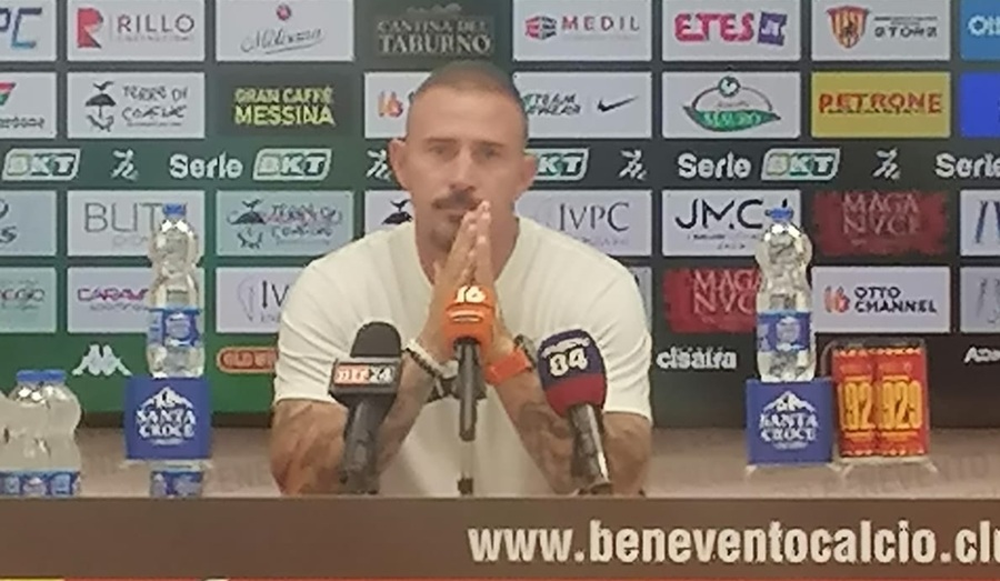 Floro Flores: "Le sconfitte non sono dipese dal modulo"