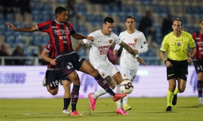 Crotone amara nel finale: 2-2