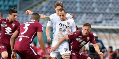 Pari a Torino 1-1 del Benevento che saluta la A