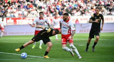 Si perde anche contro il Bari e contro gli arbitri